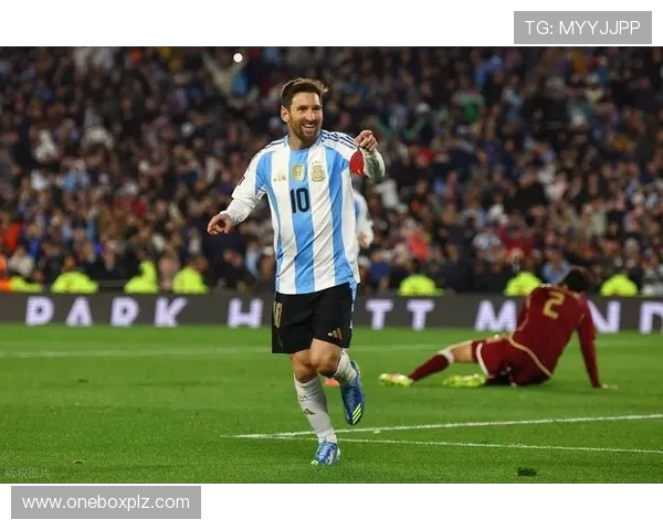 梅西:足球场上的传奇偶像与年轻一代的梦想引路人 梅西:足球场上的传奇偶像与年轻一代的梦想引路人