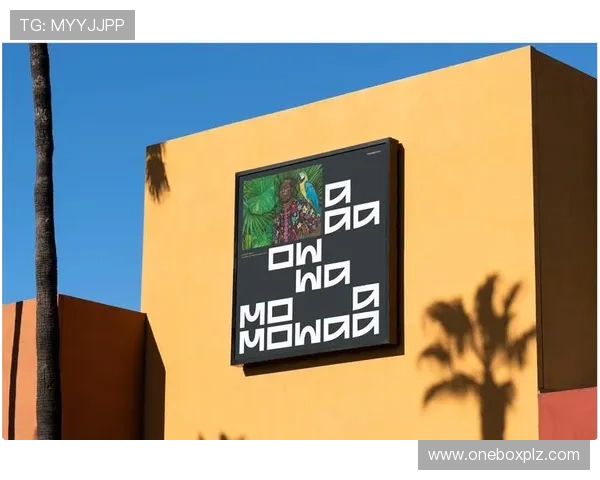 足球巨星与雪茄的完美结合艺术挂画展现魅力与风采