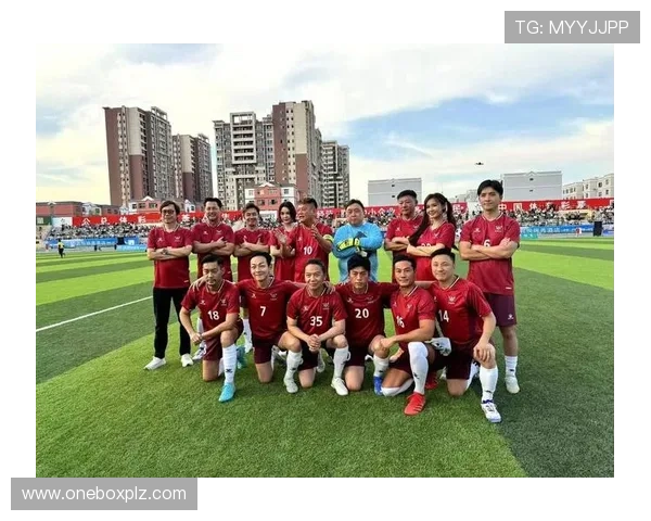 年轻帅气的足球明星们如何在绿茵场上展现魅力与风采 年轻帅气的足球明星们如何在绿茵场上展现魅力与风采